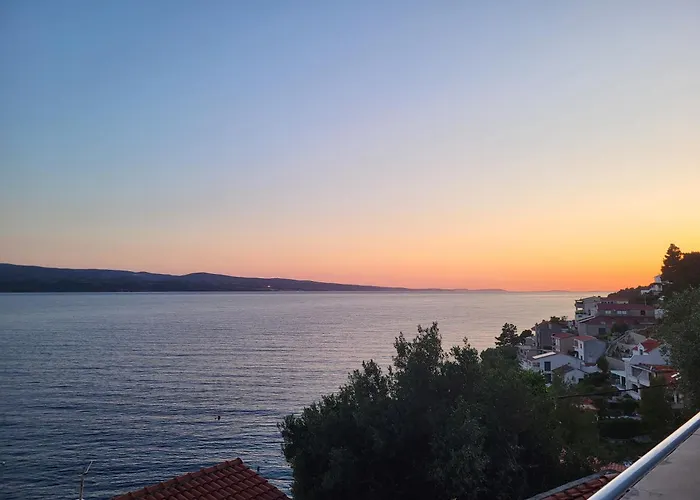 Blue Villa With Whirlpool, Bbq And Wifi
