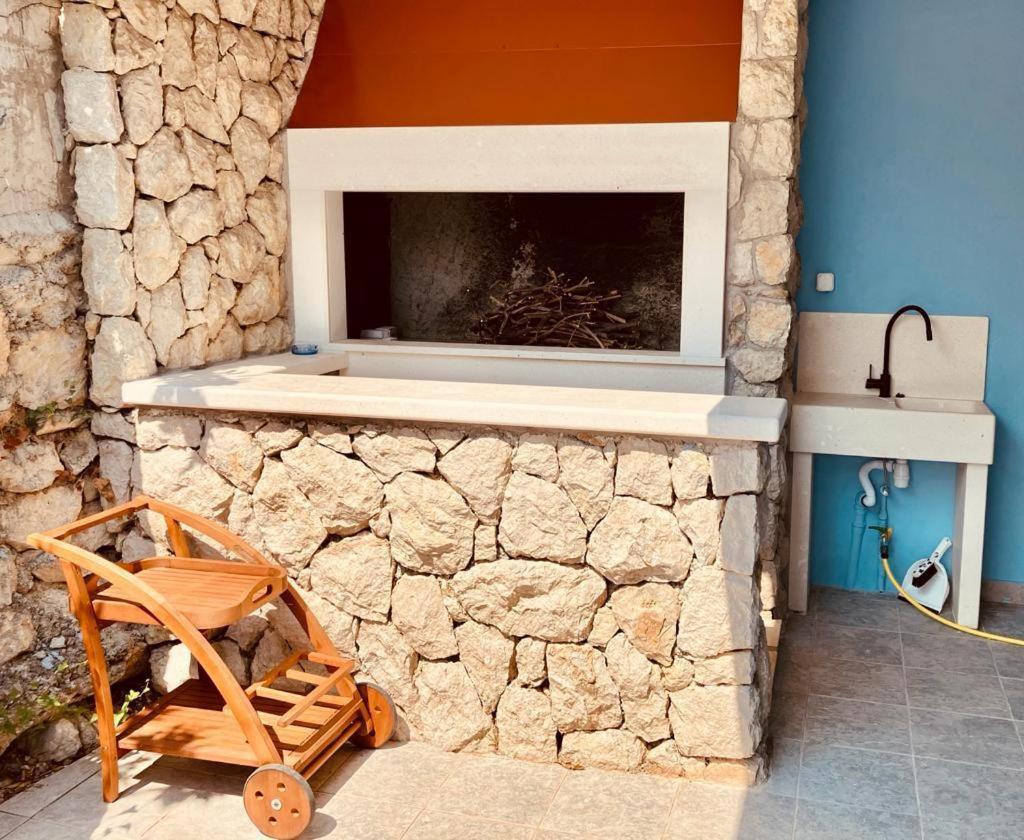 Blue With Whirlpool, Bbq And Wifi Villa