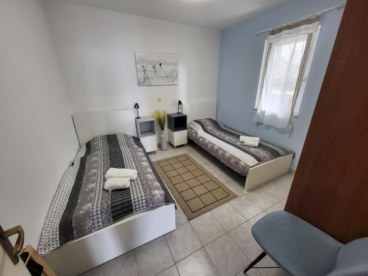 Villa Blue With Whirlpool, Bbq And Wifi *
